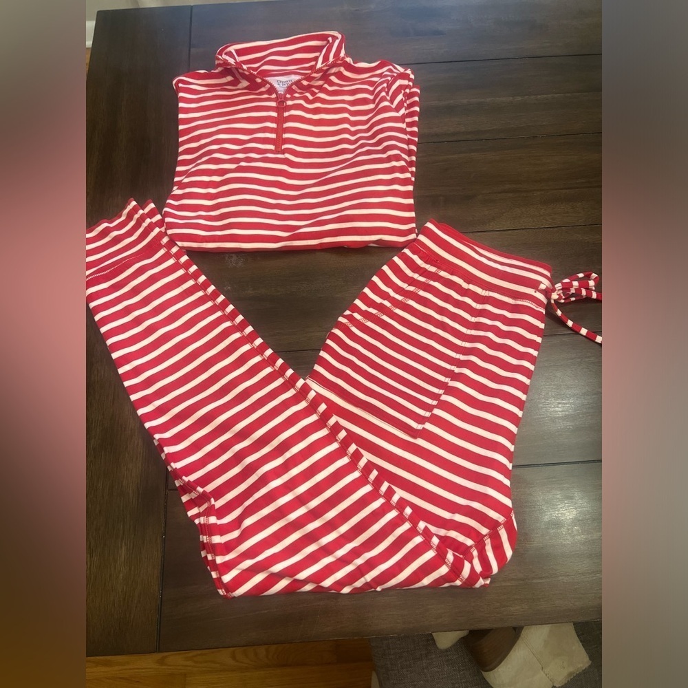 Crown & Ivy Red and White Striped Lounge Set 
Size small